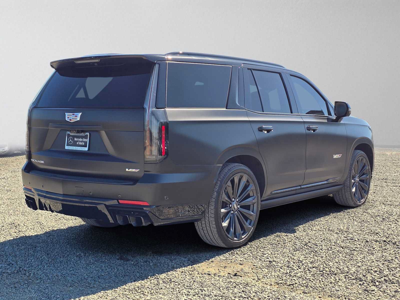 Used 2025 Cadillac Escalade V AWD/4WD image 3