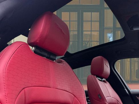 New 2025 Jaguar F-PACE R-Dynamic S image 23