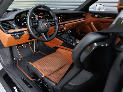 Certified 2024 Porsche 911 GT3 RS RWD image 4
