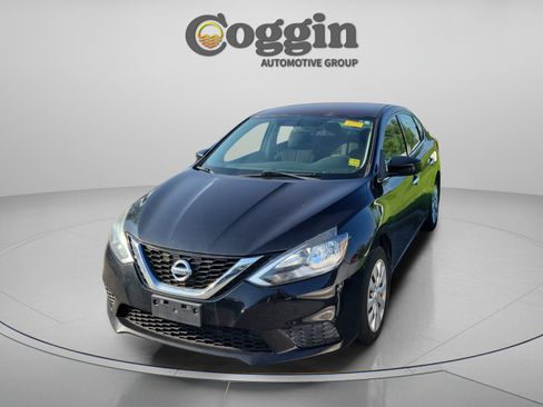 Used 2017 Nissan Sentra SV FWD image 2