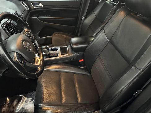 Used 2021 Jeep Grand Cherokee Laredo X image 10