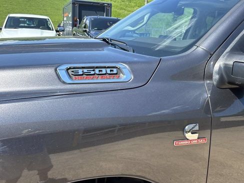 Used 2025 RAM 3500 Laramie AWD/4WD image 12