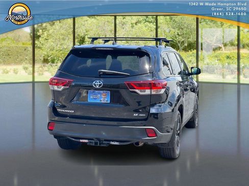 Used 2019 Toyota Highlander SE AWD/4WD image 3