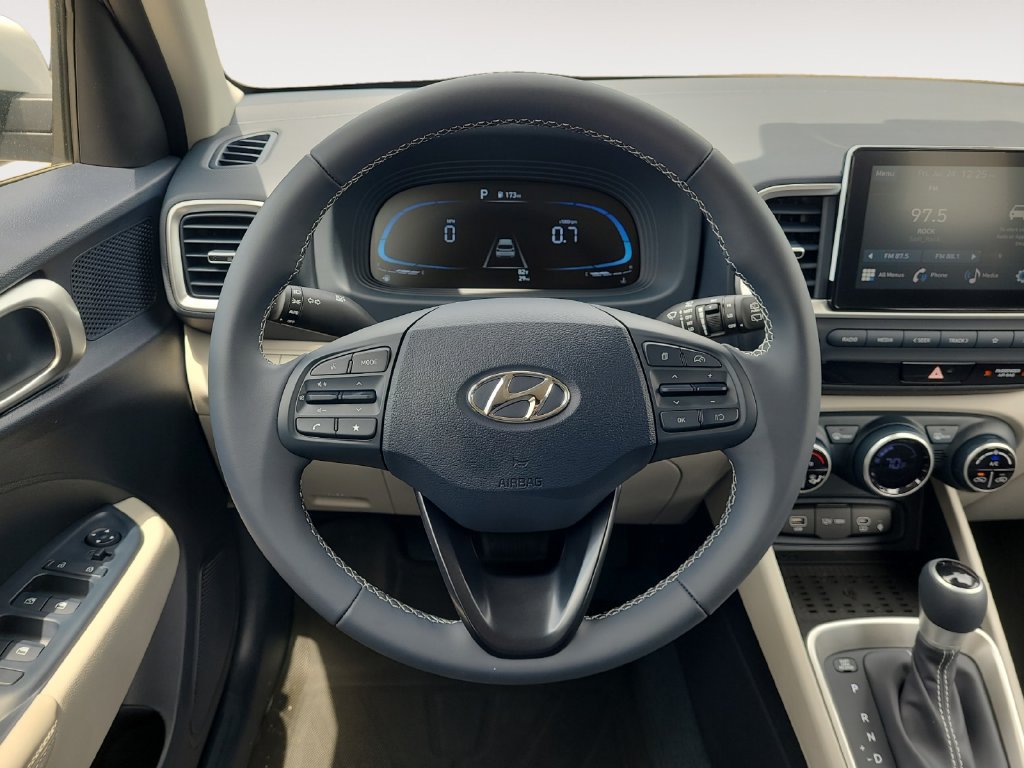 Used 2026 Hyundai Venue SEL FWD image 12