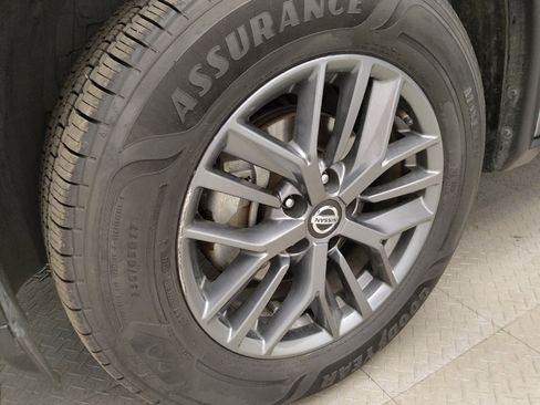 Used 2021 Nissan Rogue S FWD image 31
