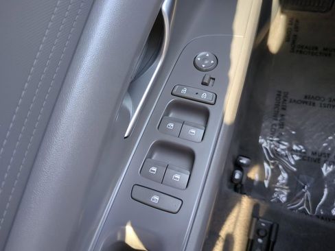 Used 2023 Hyundai Elantra Blue FWD image 16