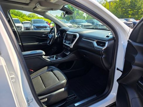 Used 2023 GMC Acadia SLT AWD/4WD image 12
