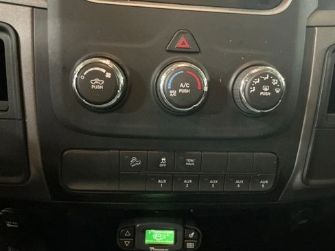 Used 2018 RAM 2500 Tradesman w/ Chrome Appearance Group image 19