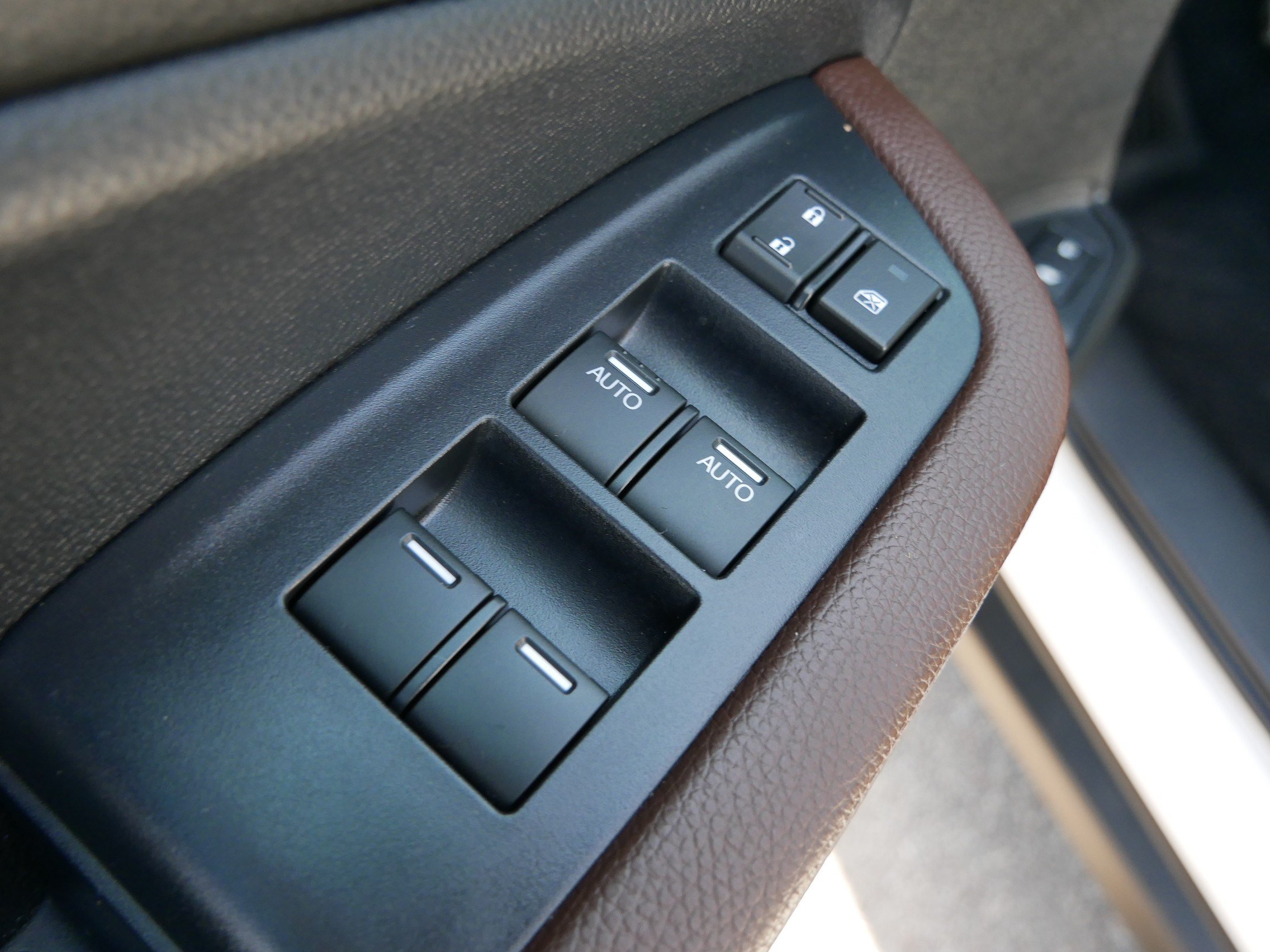 Used 2025 Honda Passport EX-L image 18