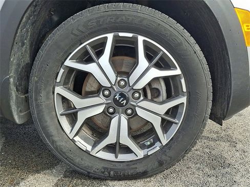 Used 2021 Kia Seltos EX image 8