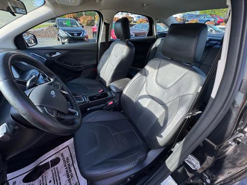 Used 2015 Ford Focus Titanium FWD image 10