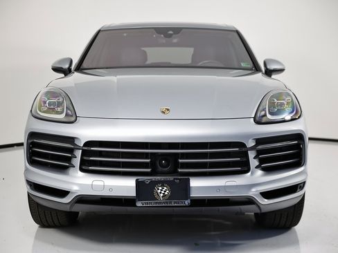 Used 2022 Porsche Cayenne Platinum Edition image 10