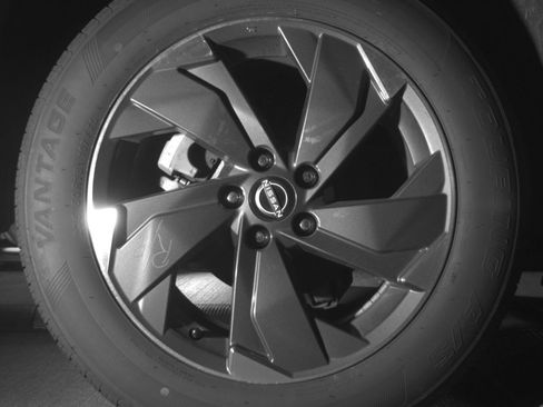 Used 2025 Nissan Rogue SV FWD image 18