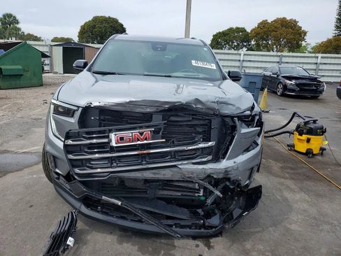 Used 2024 GMC Acadia Elevation w/ Luxury Package image 5