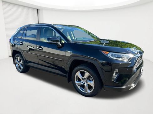 Used 2019 Toyota RAV4 Limited AWD/4WD image 3