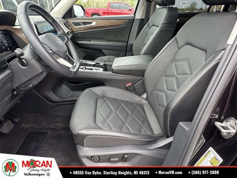 Used 2024 Volkswagen Atlas SE AWD/4WD image 19