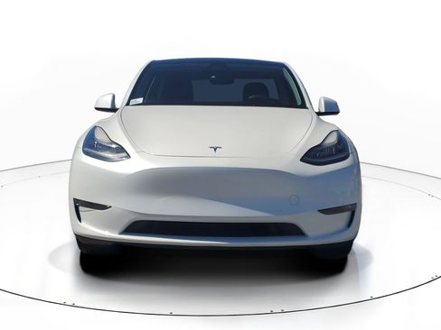 Used 2021 Tesla Model Y Long Range image 2