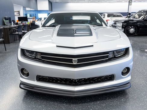 Used 2011 Chevrolet Camaro SS w/ LPO, Ground Effects Package RWD image 2