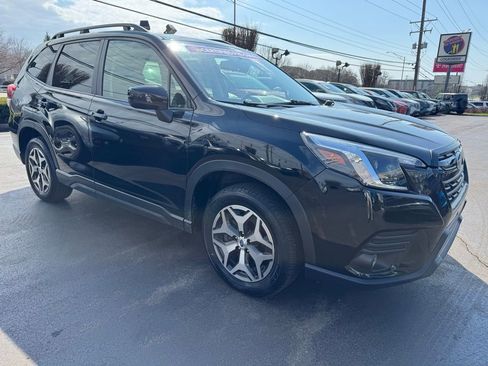 Used 2024 Subaru Forester Premium image 3