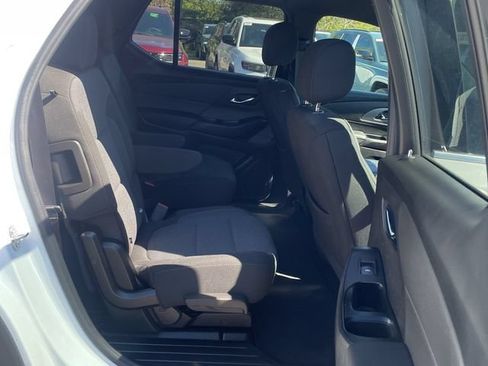 Used 2023 Chevrolet Traverse LT AWD/4WD image 18