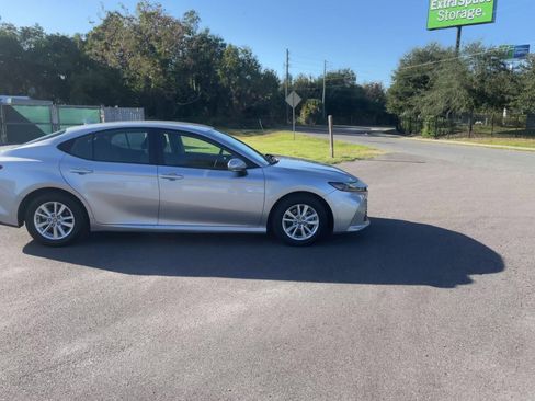 Used 2025 Toyota Camry LE image 16