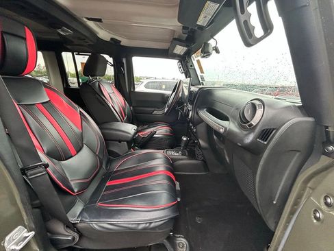 Used 2015 Jeep Wrangler Unlimited Sport w/ Quick Order Package 24S AWD/4WD image 13