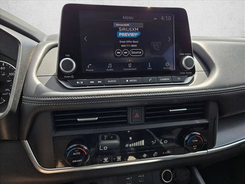 Used 2025 Nissan Rogue SV FWD image 13