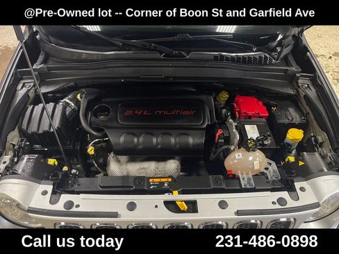 Used 2018 Jeep Renegade Limited w/ UConnect 8.4 Nav Group AWD/4WD image 10