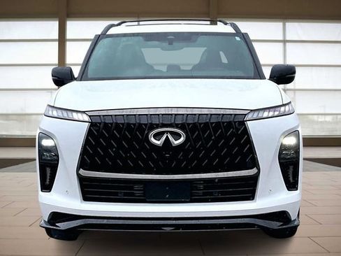 Certified 2026 INFINITI QX80 4WD image 3