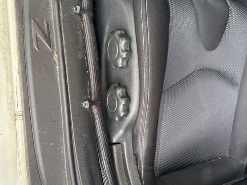 Used 2010 Nissan 370Z Base image 12