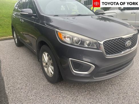 Used 2017 Kia Sorento AWD image 1