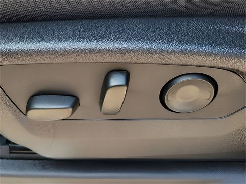 New 2026 GMC Sierra 1500 SLE w/ Preferred Package image 15