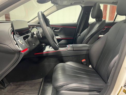 Used 2025 Mercedes-Benz E 350 4MATIC Sedan image 20