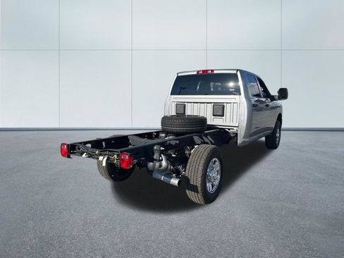Used 2023 RAM 3500 Tradesman w/ Chrome Appearance Group AWD/4WD image 10
