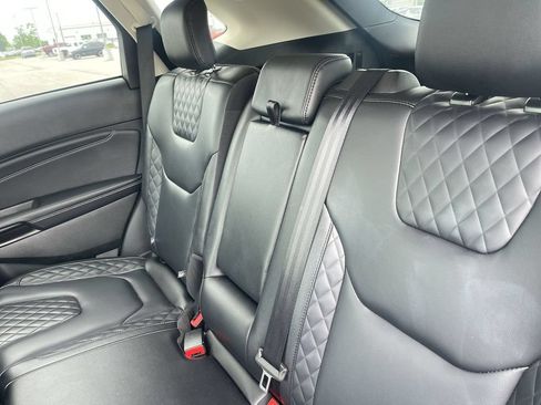 Used 2024 Ford Edge Titanium AWD/4WD image 34