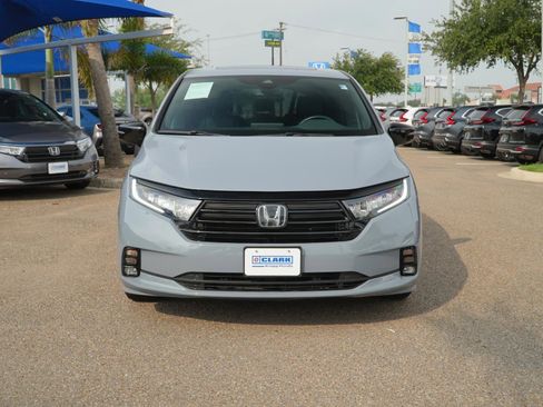 Used 2023 Honda Odyssey Sport image 2