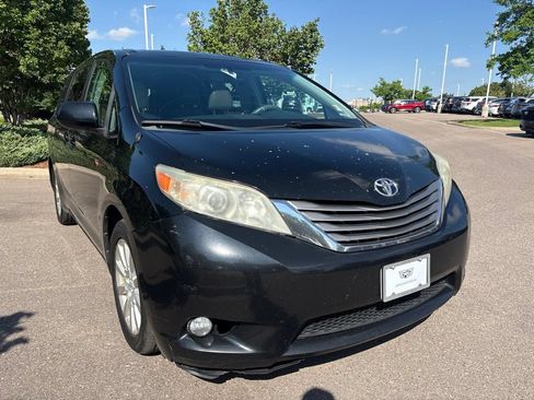 Used 2011 Toyota Sienna XLE AWD/4WD image 7