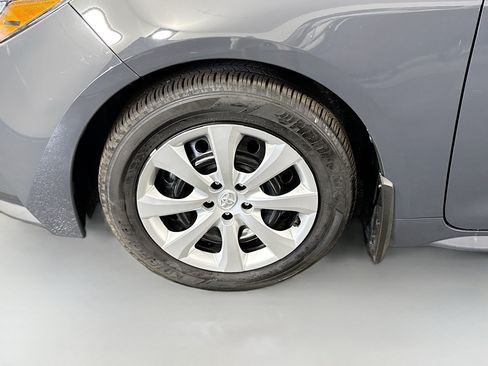 Used 2025 Toyota Corolla LE FWD image 37