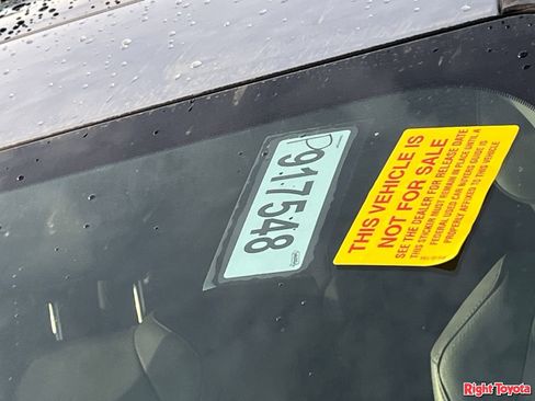Certified 2024 Toyota Sienna XLE FWD image 11
