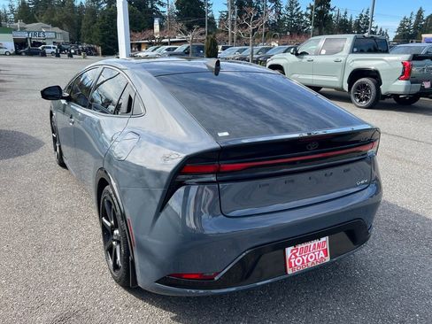 Used 2024 Toyota Prius XLE image 9