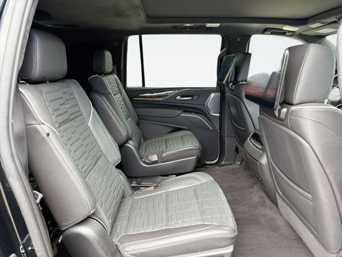 Used 2023 Cadillac Escalade ESV Sport Platinum w/ LPO, ONYX Package AWD/4WD image 31