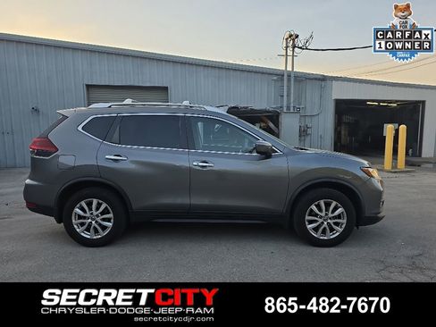 Used 2019 Nissan Rogue SV AWD/4WD image 4
