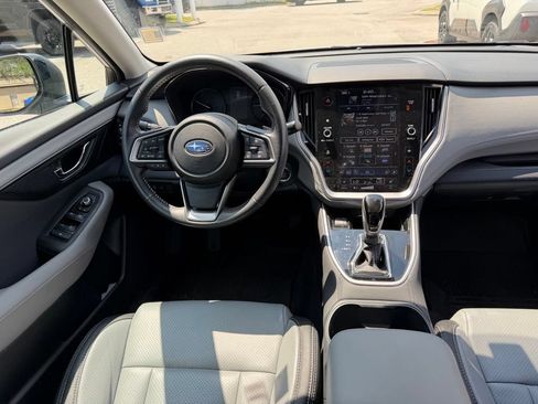 Used 2025 Subaru Outback Premium AWD/4WD image 21