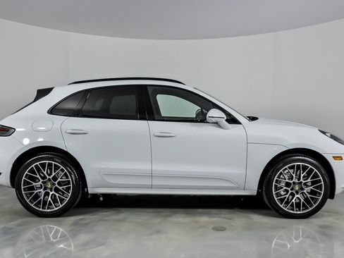Used 2020 Porsche Macan Turbo image 14