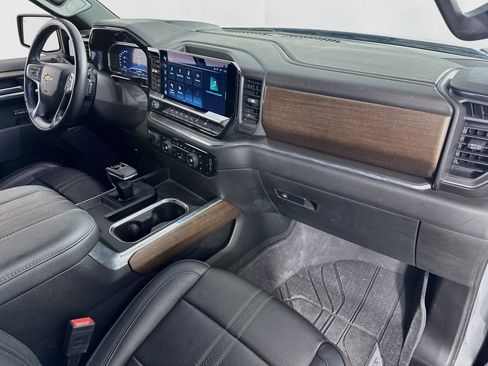 Used 2023 Chevrolet Silverado 1500 High Country AWD/4WD image 28
