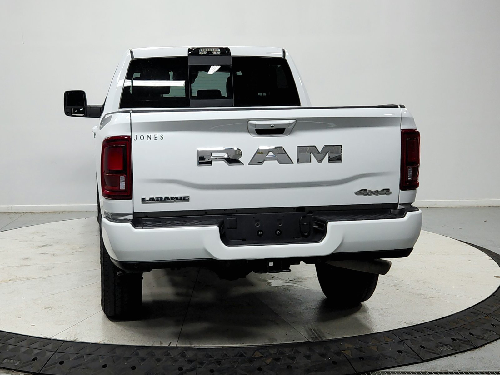 Used 2025 RAM 2500 Laramie AWD/4WD image 7