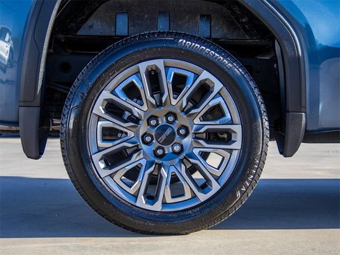 Used 2025 GMC Sierra 1500 Denali Ultimate image 9