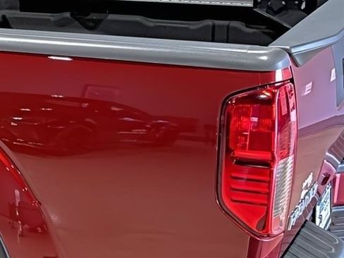 Used 2021 Nissan Frontier SV AWD/4WD image 10
