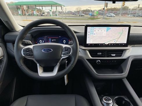 New 2026 Ford Explorer Active image 5