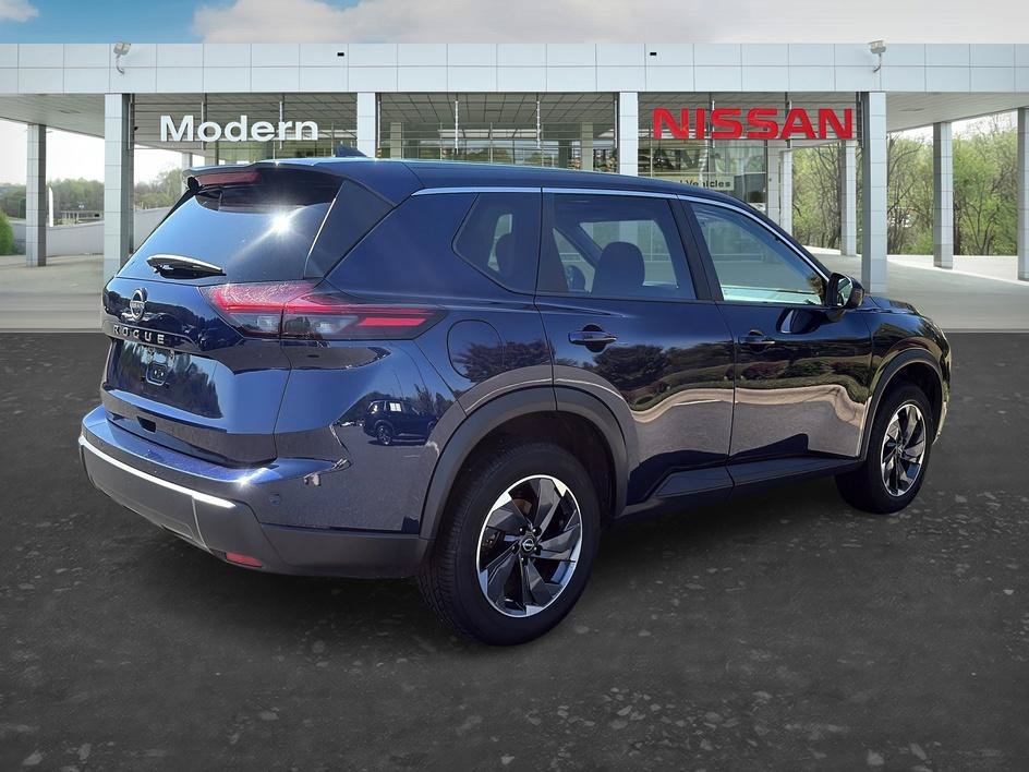 Certified 2025 Nissan Rogue SV FWD image 5